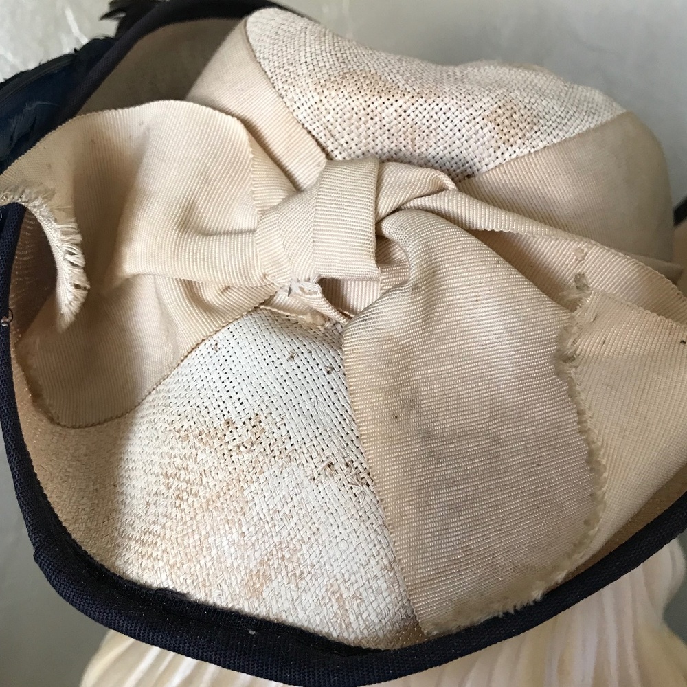 VERY RARE 1900s' CREAM STRAW HAT WITH TWO BLUE/GRAY/WHITE FEATHER BIRDS - Picture 9 of 15